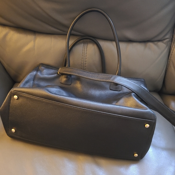 SOLD!! - Chanel Tote Bag in Black - Picture 10 of 12